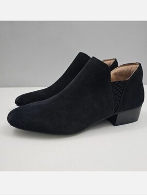 Gentle Souls Fran Ankle Bootie Womens 9 Black Suede Water Resistant Low Heel NEW